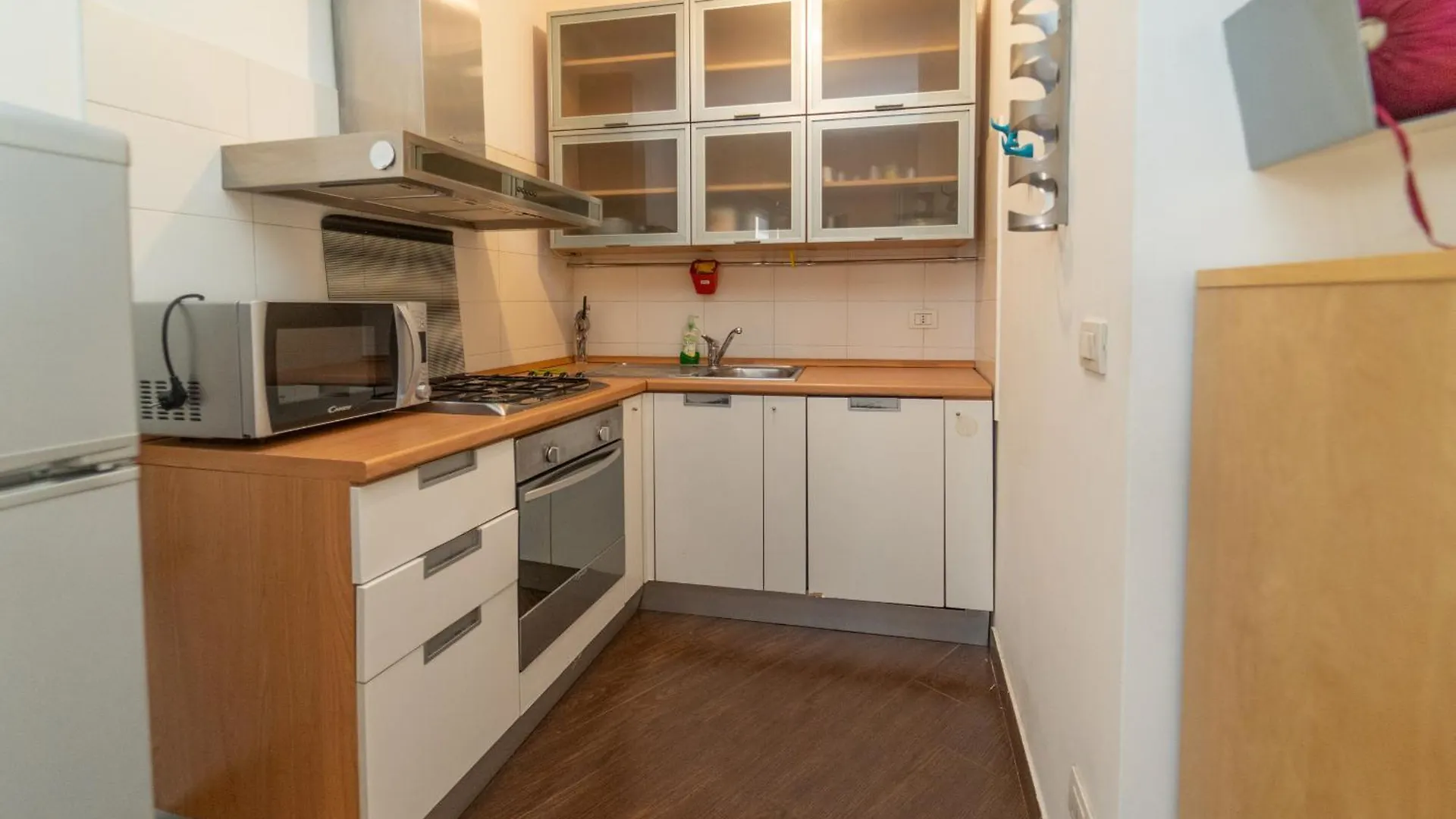 Apartment Easy Room Italy Prada Milan Italy