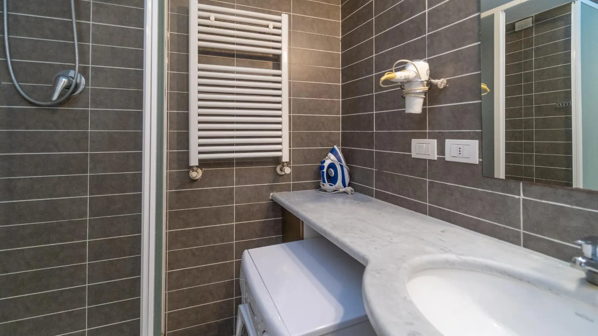 Easy Room Italy Prada Milan Apartment