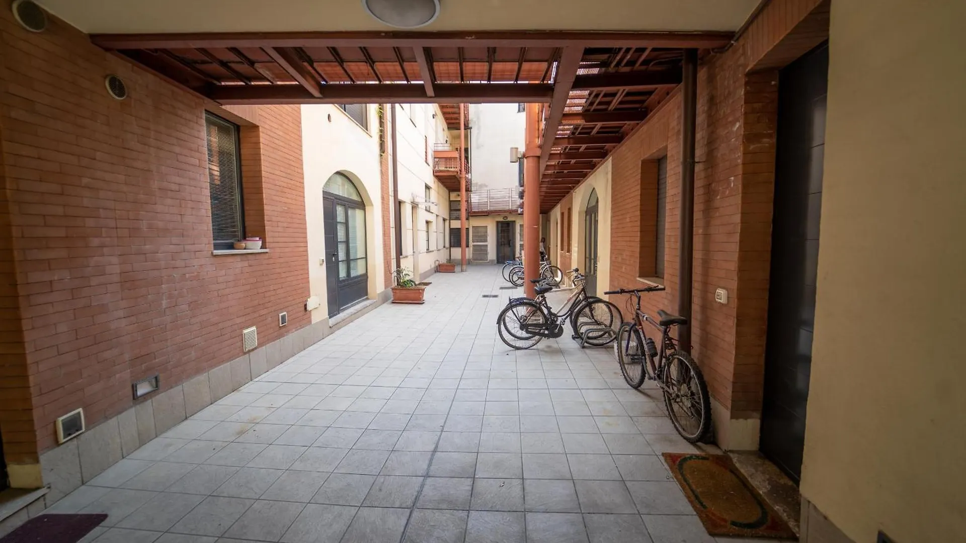 Apartment Easy Room Italy Prada Milan